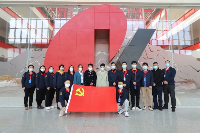 “疫”路相守 | mg冰球突破药业紧急生产抗疫药品