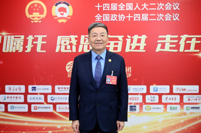 全国人大代表、中国工程院院士、mg冰球突破药业董事长肖伟：开发中药“经典名方”，让“好方”变“好药”